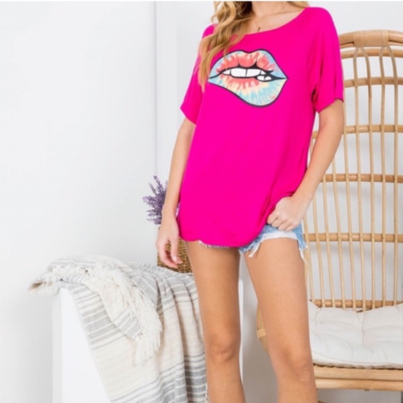 FUCHSIA PINK RAGLAN TIE DYE LIP SHORT SLEEVE TOP - Picture 3 of 5